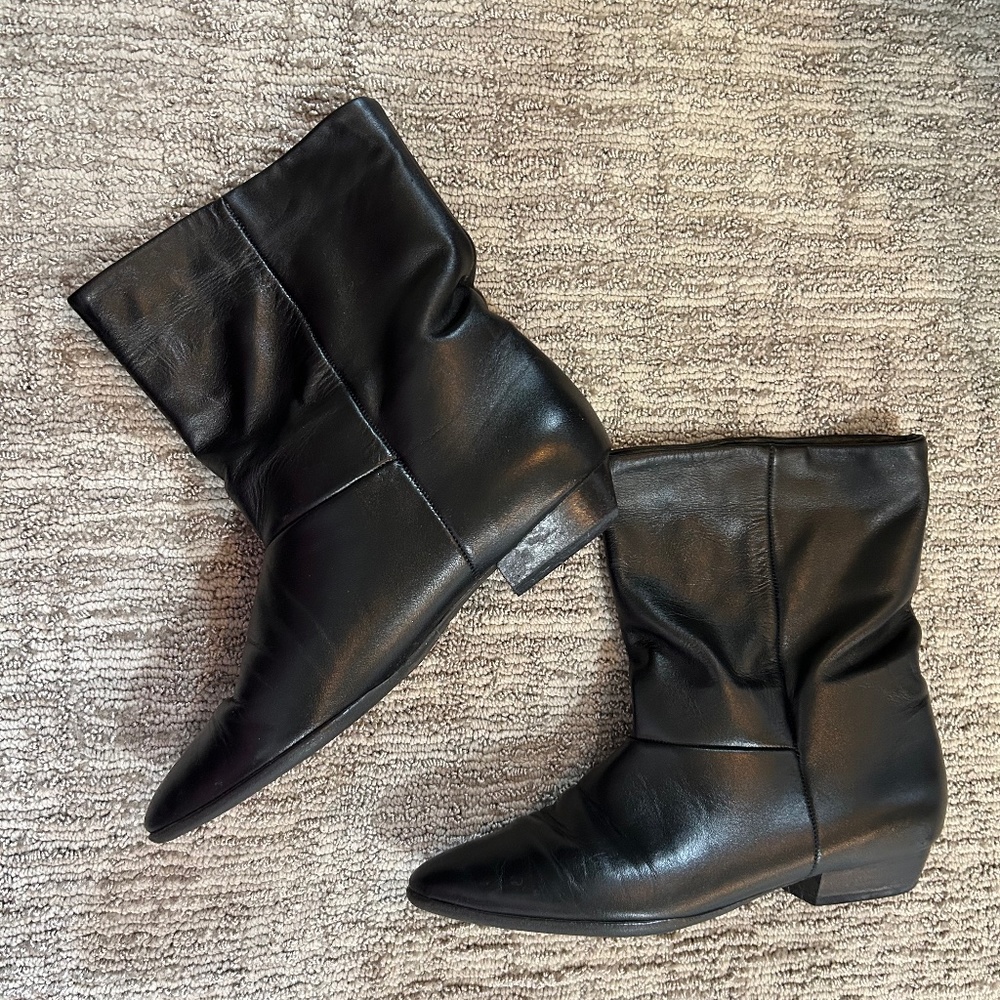 Vintage (80’s) COBBIE Pathway Black Leather Boot